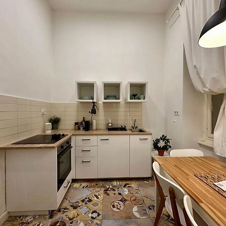 Cozy Studio Flat In The Heart Of Budapest Eksteriør billede